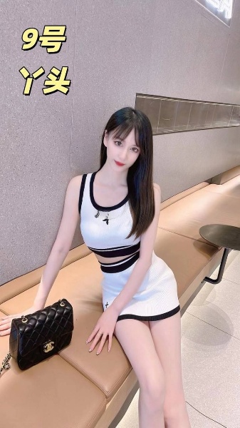 朋友带去的，遥控上楼，10多个